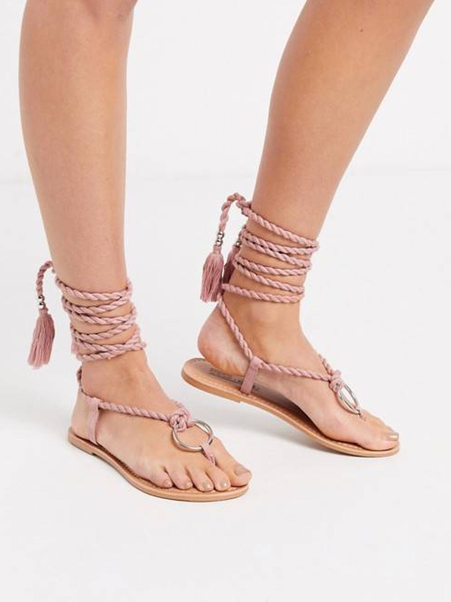 Las sandalias romanas de Asos. (Cortesía)