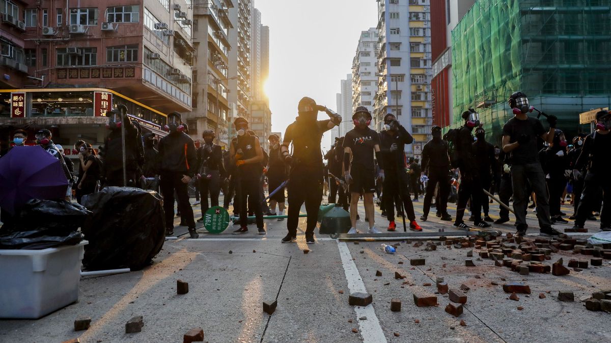 Los hongkoneses, a los radicales catalanes: "Id a por las articulaciones, no por la cabeza"