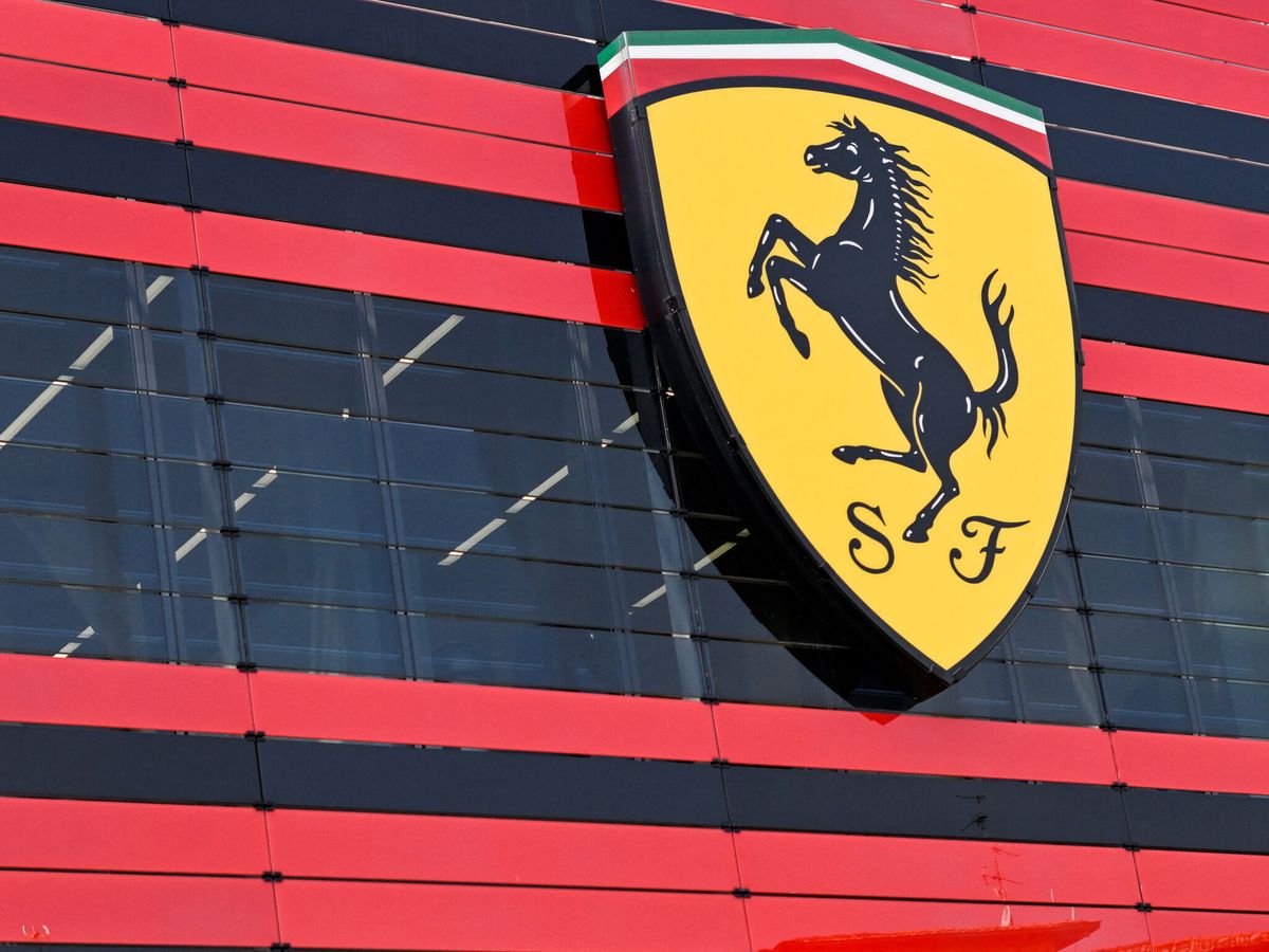 Foto: El logo de Ferrari en Italia. (Reuters/Flavio Lo Scalzo)