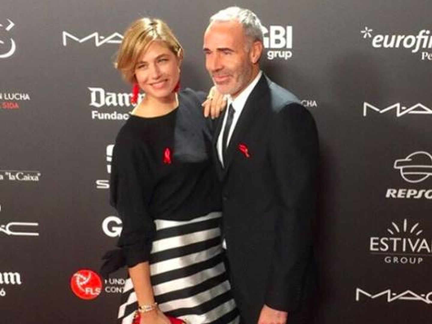 La modelo con Alex Corretja en la gala People in Red celebrada en Barcelona. (Instagram)