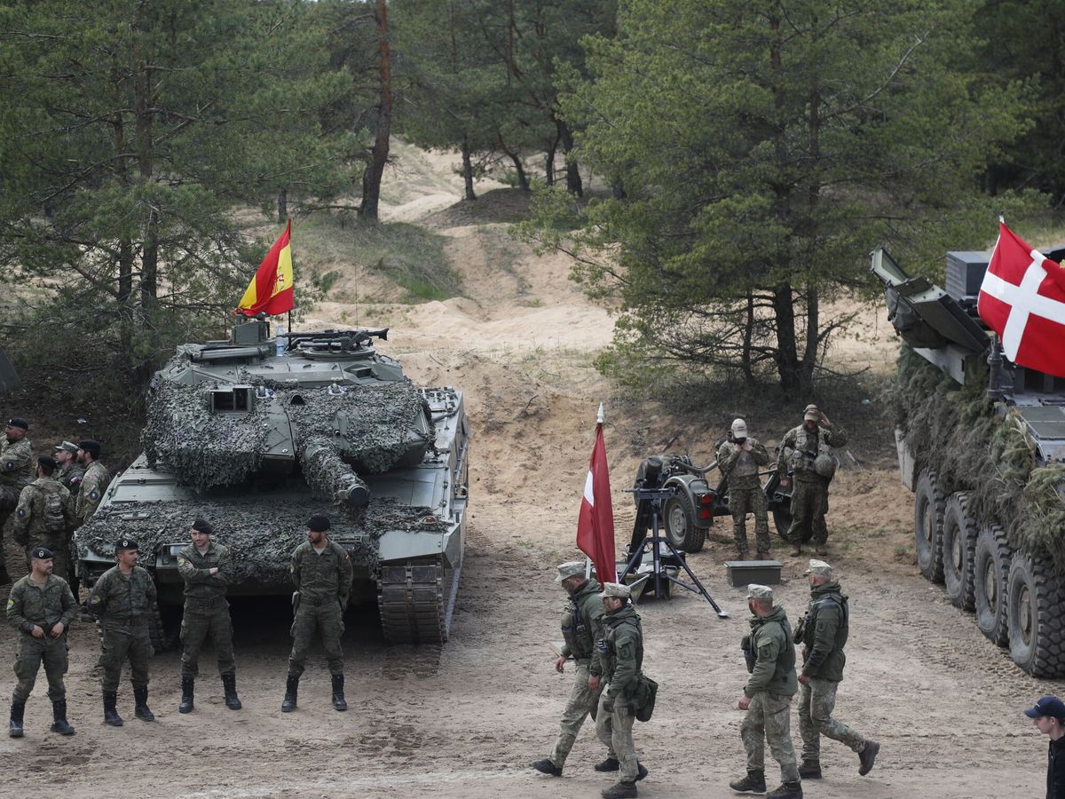 Foto: Contingentes españoles y daneses durante un ejercicio militar conjunto. (EFE/Toms Kalnins)