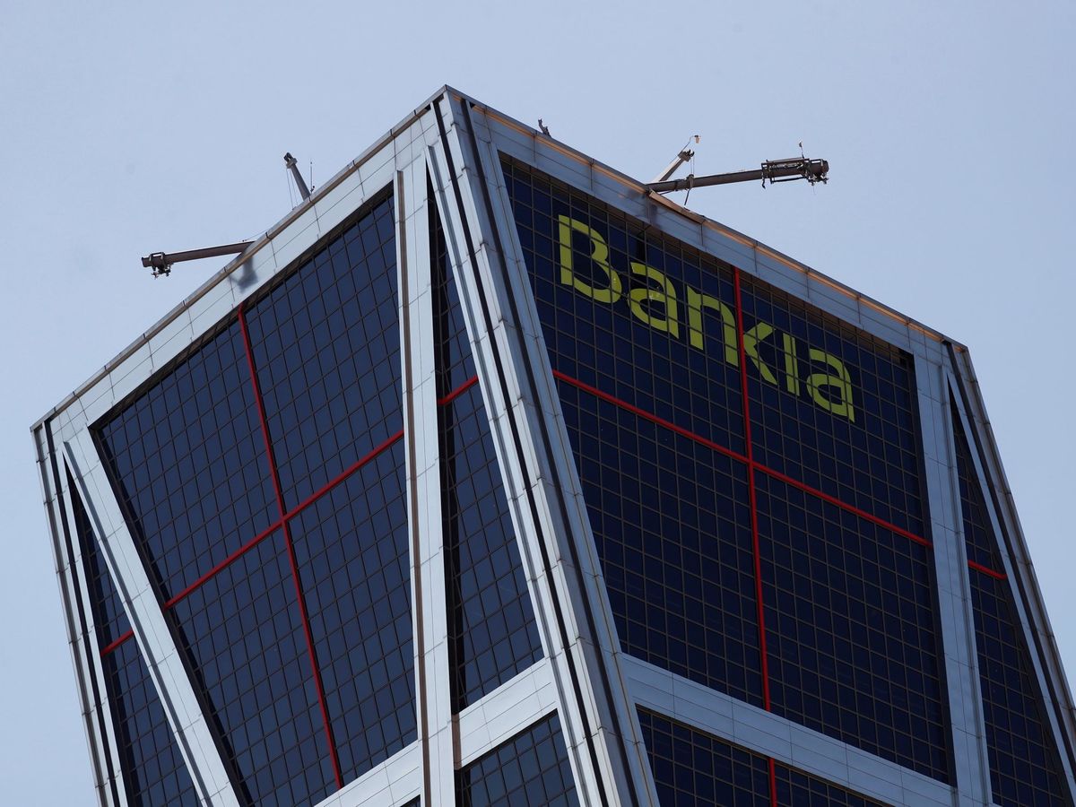 Foto: Fachada de las oficinas de Bankia en Madrid. (EFE)