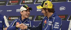 'Entente cordiale' entre Rossi y Lorenzo