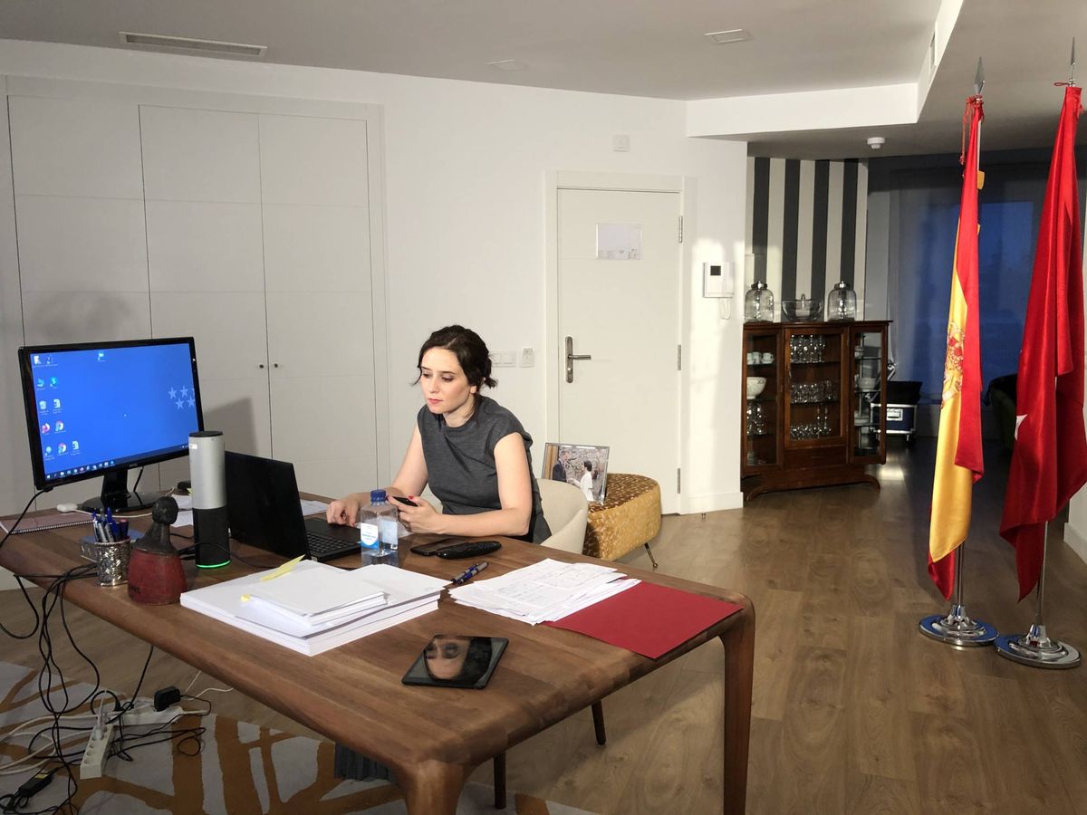 Foto: Díaz Ayuso se mantiene en esta habitación de un hotel de Madrid desde que dio positivo por coronavirus.