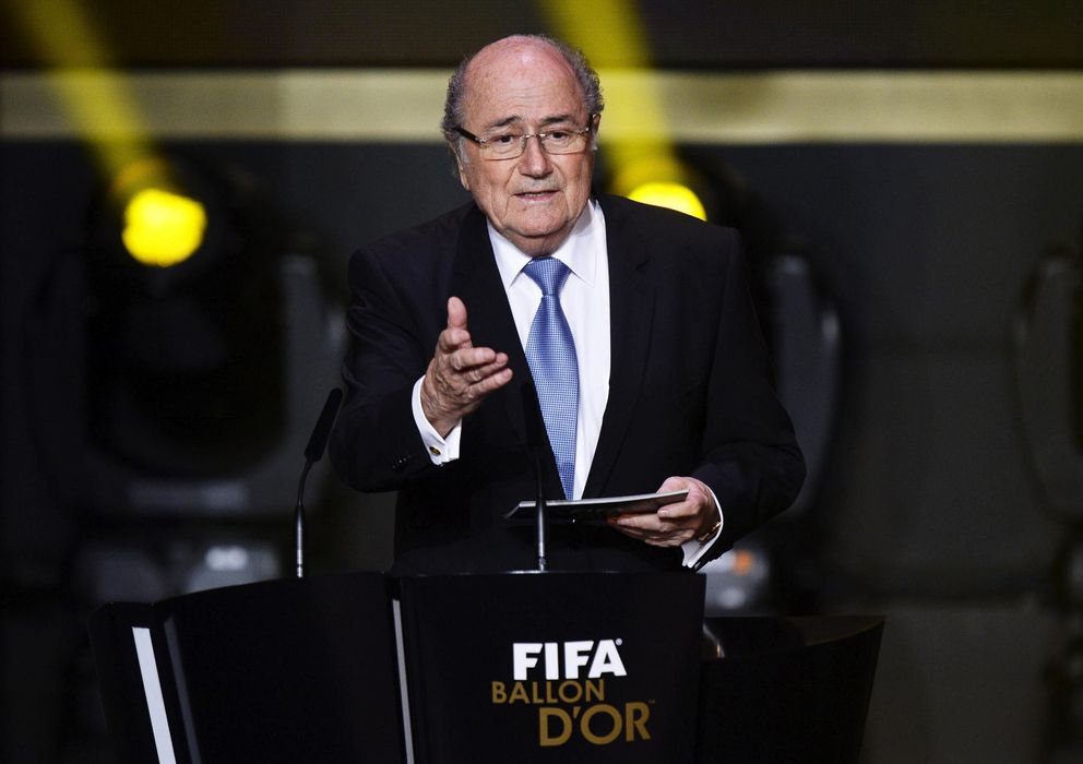 Foto: Joseph Blatter apoya los fondos de inversión en el mundo del fútbol (EFE)