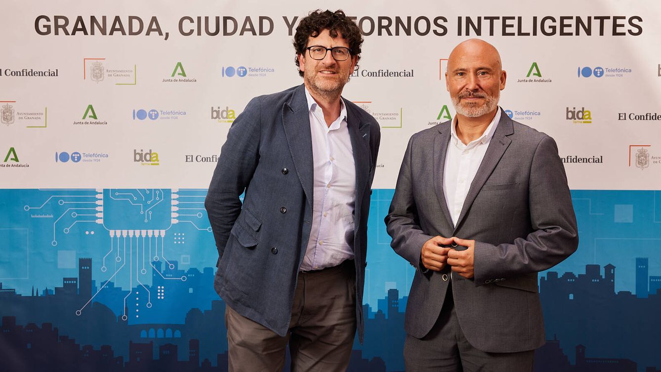 Julián Higueras, gerente de Julián Higueras Rueda, y José Luis Losa, periodista de El Confidencial.