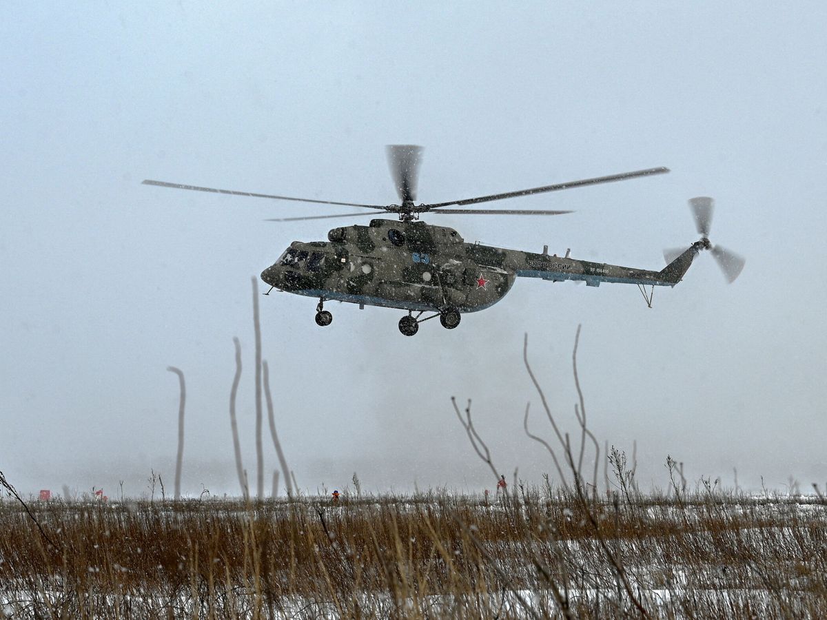 Foto: Un helicóptero de transporte militar ruso Mi-8 en la región de Rostov. (Reuters/Sergey Pivovarov)
