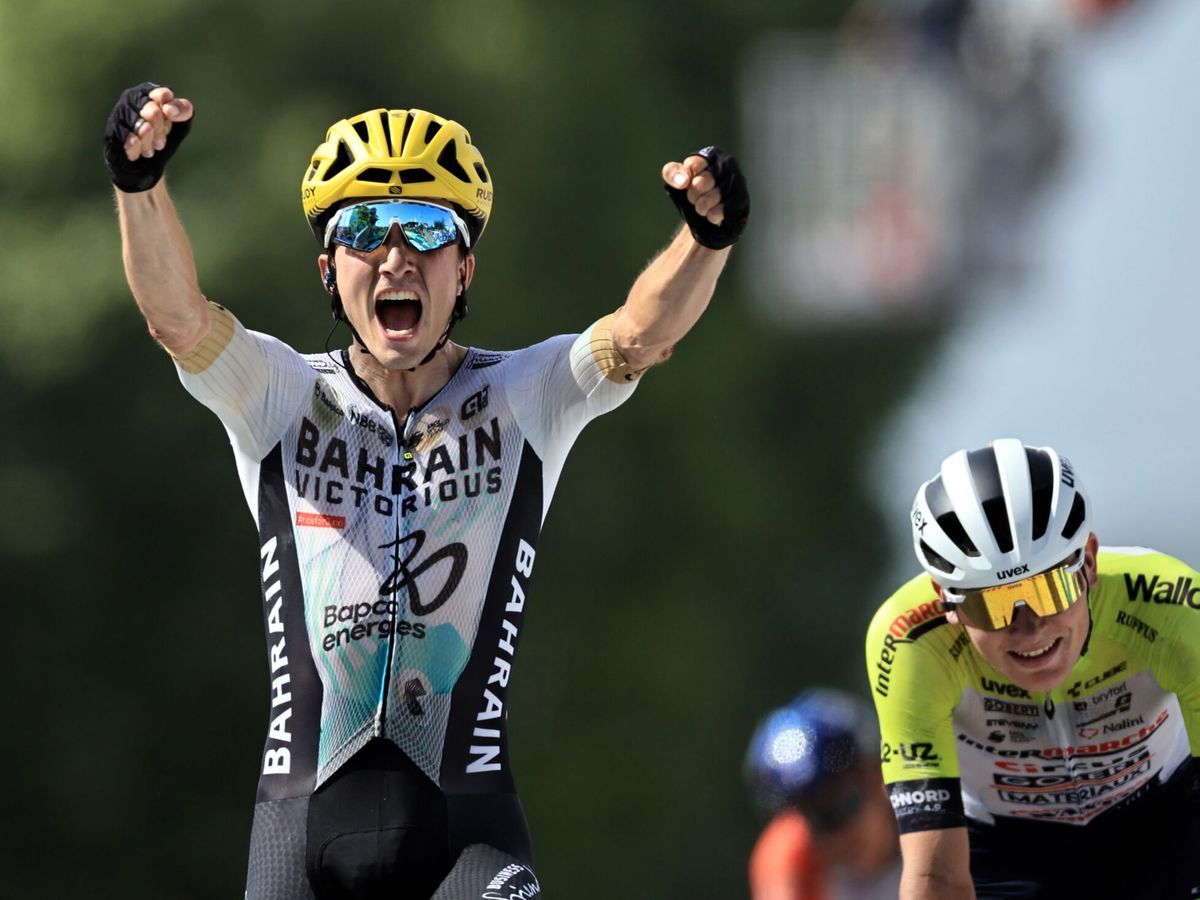 Foto: Pello Bilbao gana la décima etapa del Tour de Francia. (EFE/Christophe Petit Tesson)