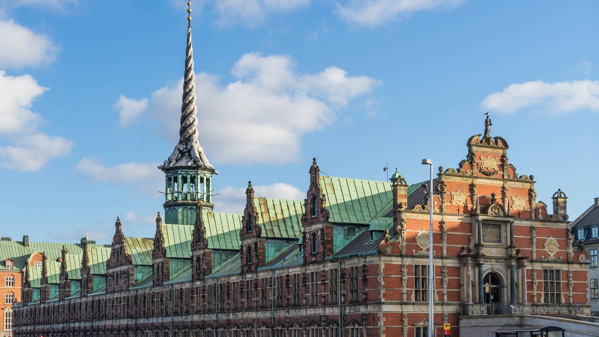 Esta es la historia y leyenda del edificio de la bolsa de Copenhague