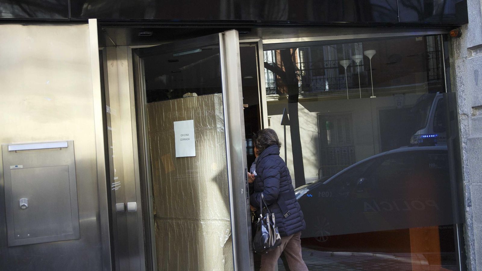 Foto: La entrada al Banco Madrid en la capital española. (Reuters)