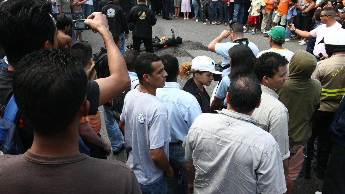 Todos a una: el malestar dispara los linchamientos en Venezuela