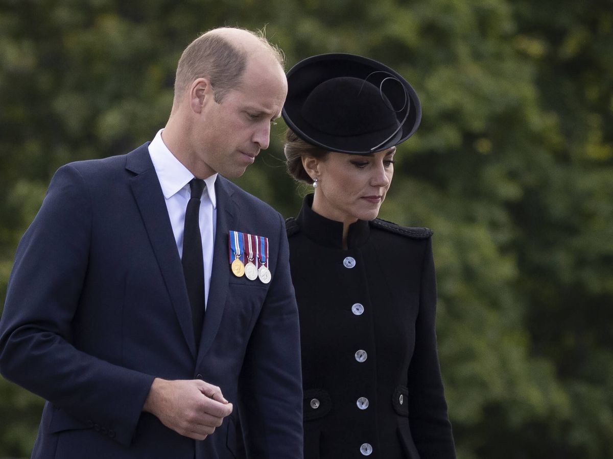 Foto: El príncipe Guillermo y Kate Middleton, en su visita al centro militar. (Getty/Dan Kitwood)