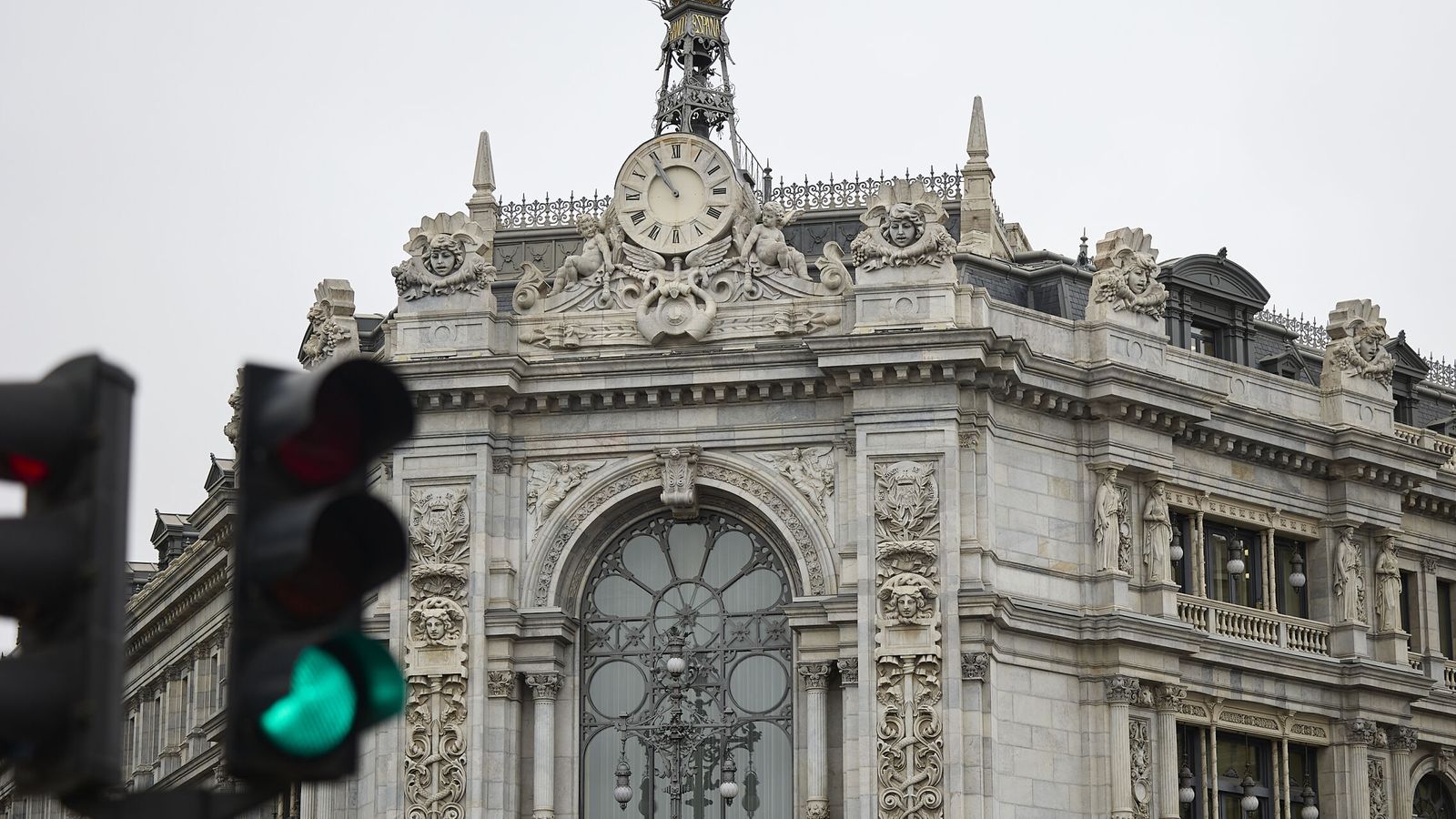 El Tesoro coloca 5.617 M en letras con mayor interés a seis meses, pero menor rentabilidad a un año