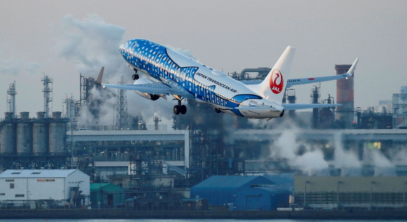Un 737 de la aerolínea Japan Transocean Air (JTA) en pleno despegue. (Reuters)