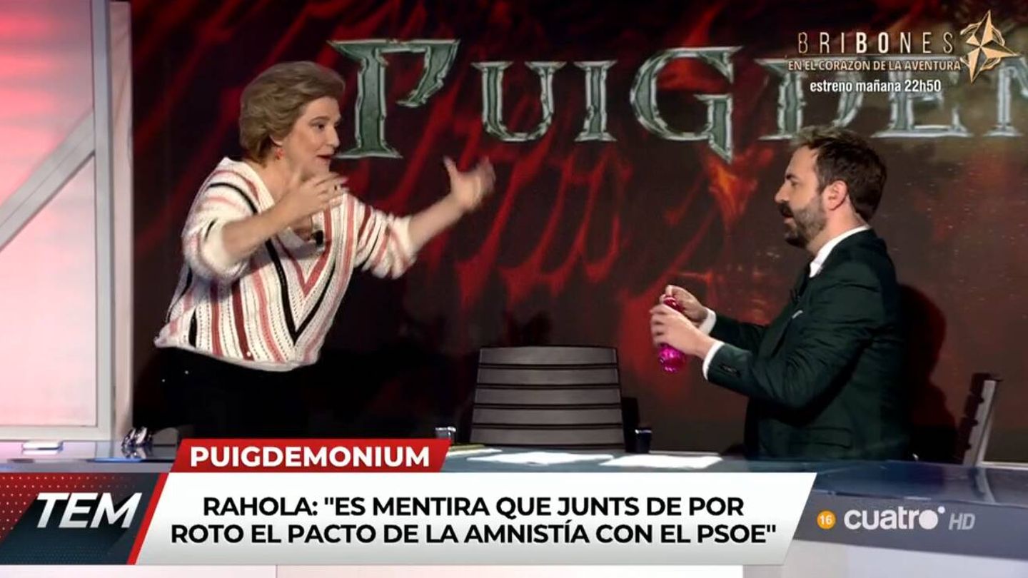 Antonio Castelo junto Pilar Rahola en 'Todo es mentira'. (Mediaset)