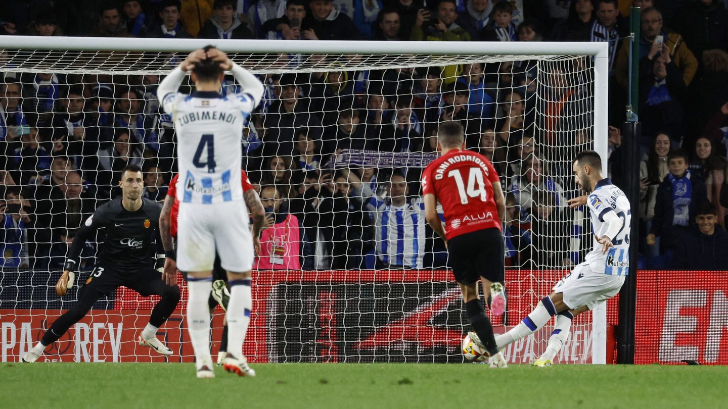 Geif paró el penalti de Brais Méndez. (Reuters/Vincent West)
