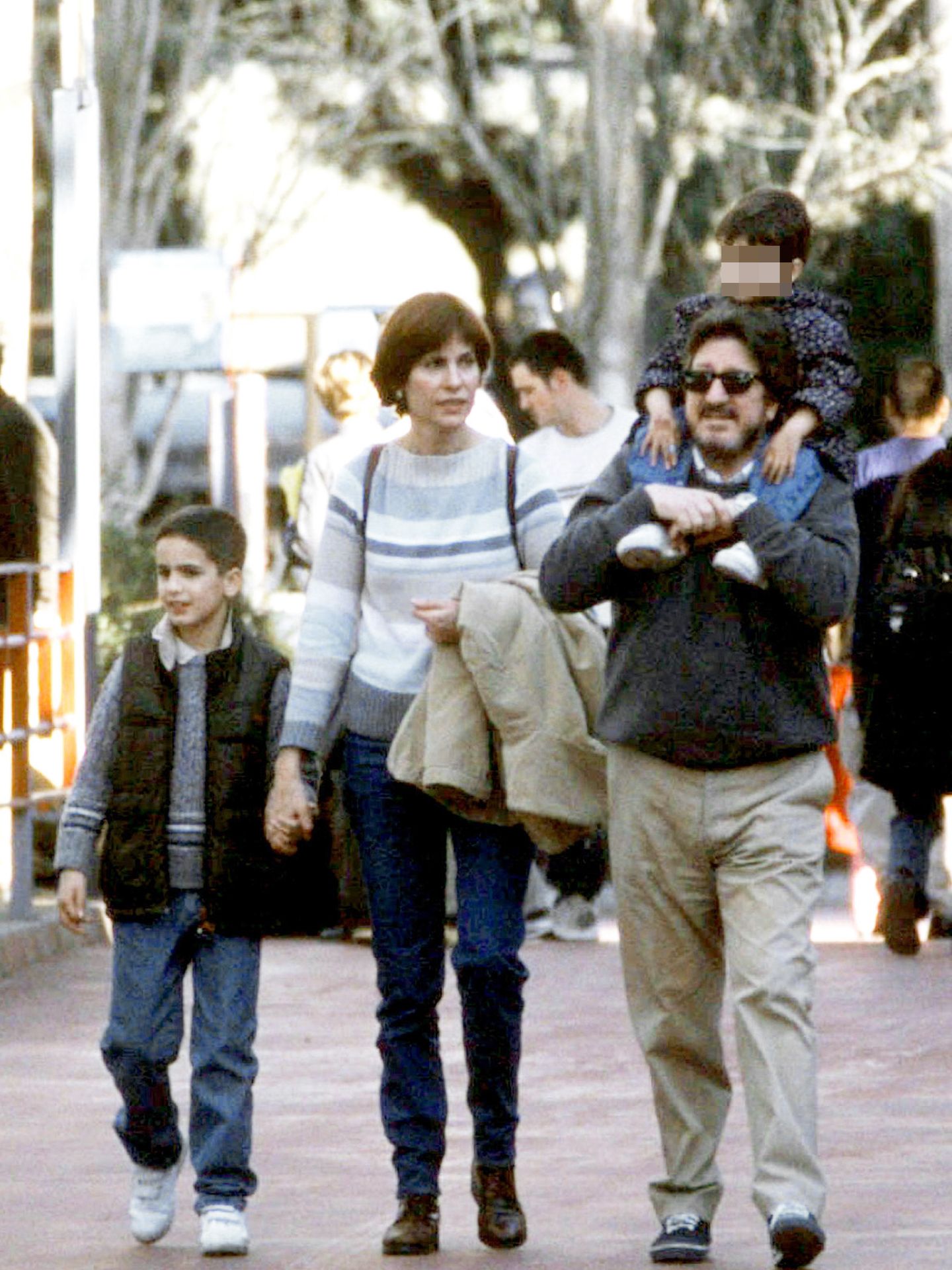 Concha García Campoy con sus hijos, Lorenzo y Berta, y Andrés Vicente Gómez (Gtres)