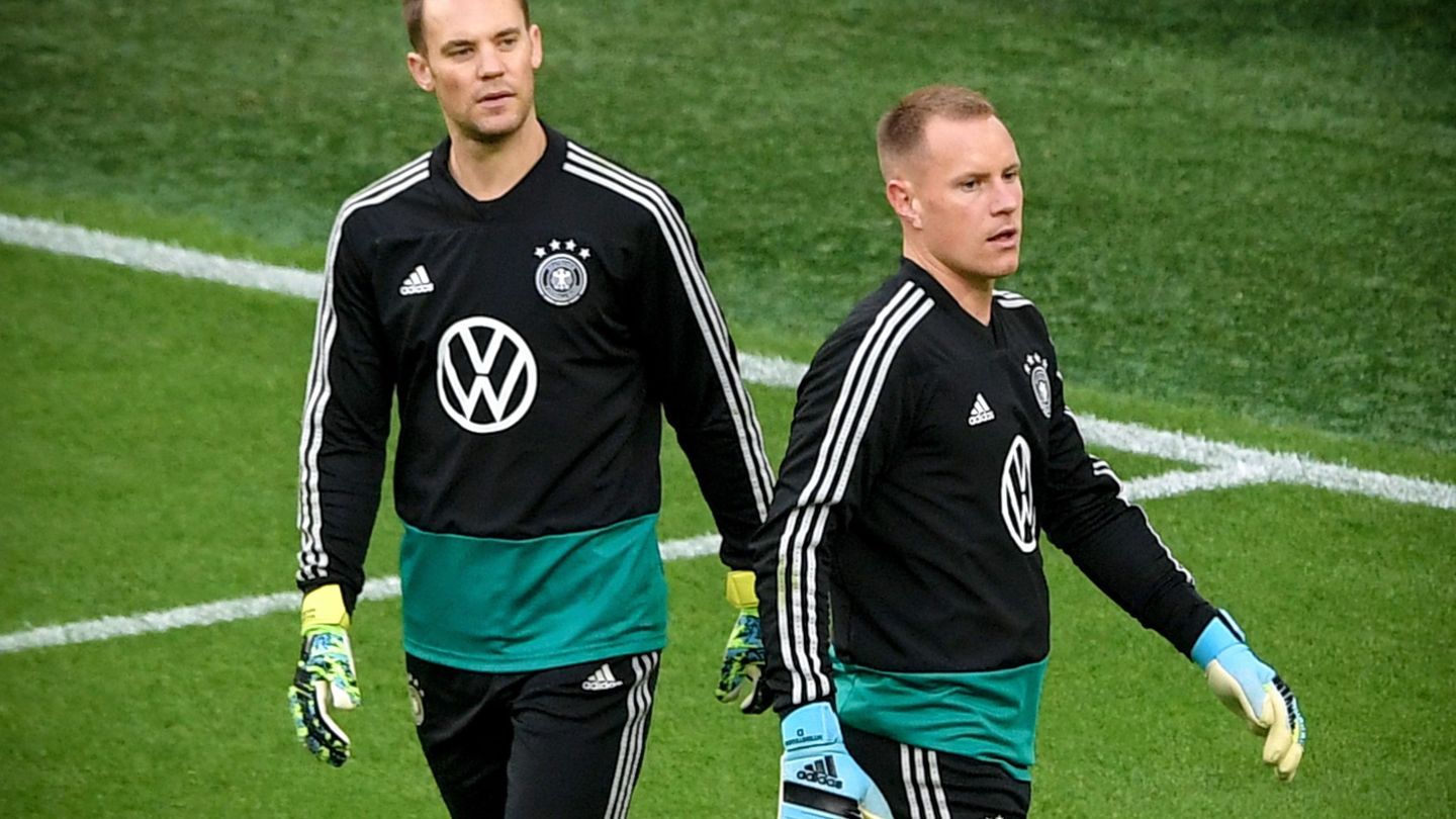 Neuer y Ter Stegen, en un entrenamiento de la selección. (EFE)