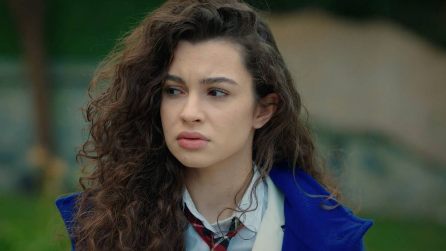 Asiye (Su Burcu Yazgi Coşkun) es una de las protagonistas más bondadosas de la serie 'Hermanos'. (Atresmedia)