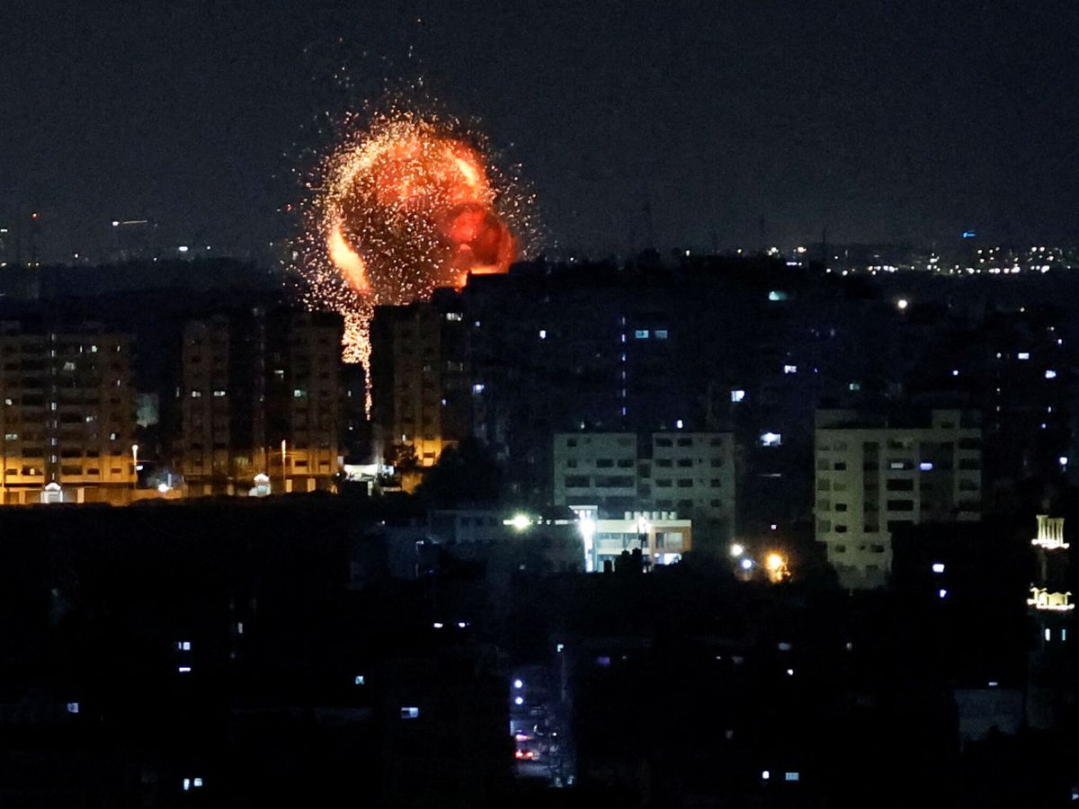 Foto: Explosión durante los ataques de Israel a Gaza. (Reuters/Mohammed Salem)