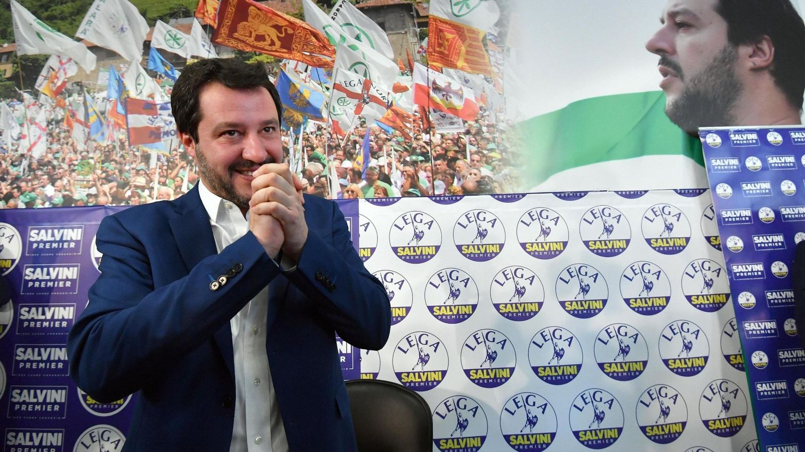 Foto: Mateo Salvini, candidato de la Liga Norte (LN) a las elecciones de Italia, da una rueda de prensa en la sede del partido en Milán. (EFE)