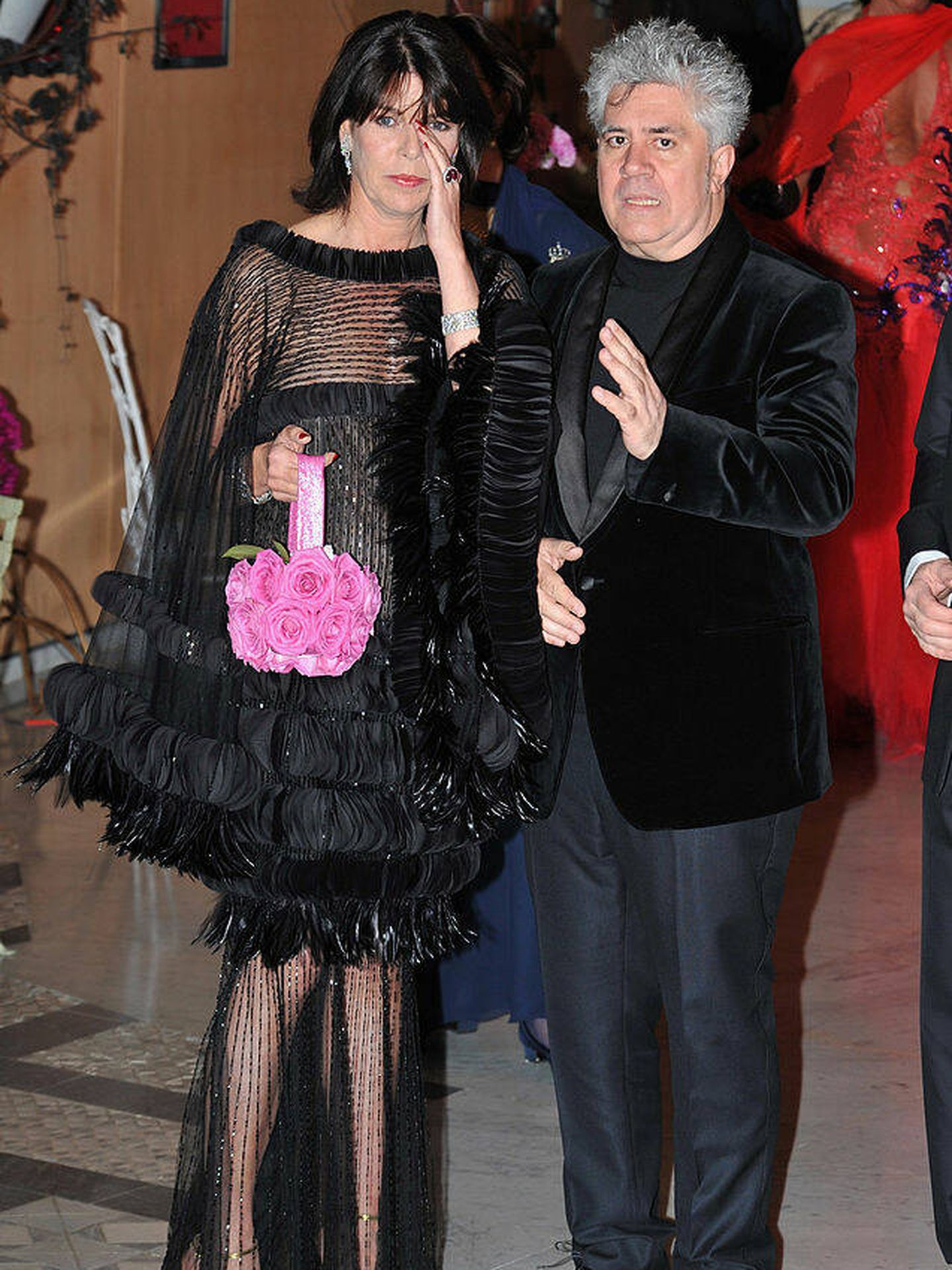 Carolina de Mónaco, con Pedro Almodóvar en el Baile de la Rosa de 2008. (Getty)