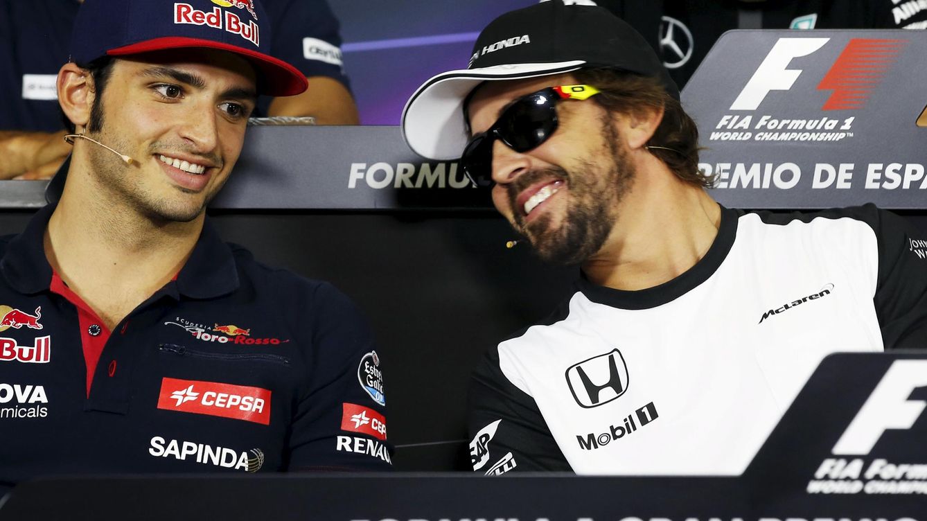Foto: Carlos Sainz y Fernando Alonso en la rueda de prensa previa al Gran Premio de España (Reuters)