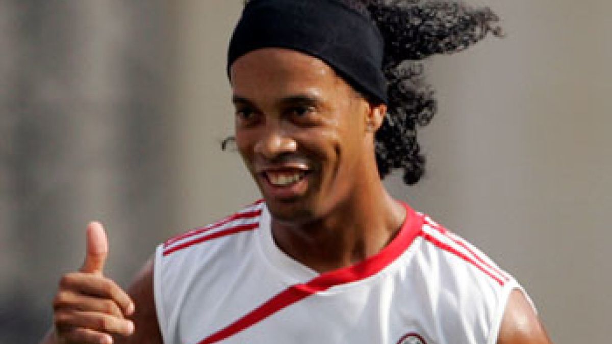 El Milán se plantea multar a Ronaldinho por sus juergas nocturnas