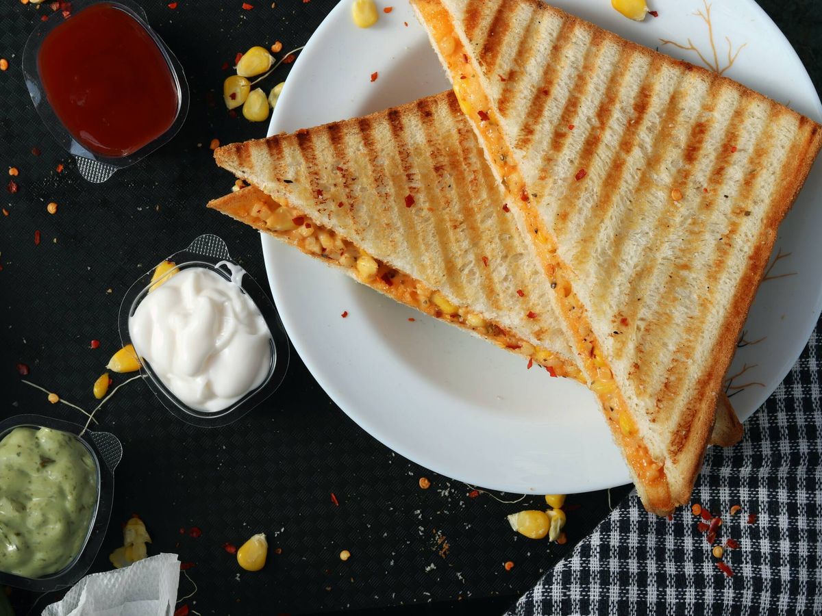 Foto: El sándwich mixto es una de esas comidas que nunca pasarán de moda. (Unspash/ Pixzolo Photography)