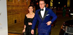 Post de El original vestido 'peluche' de Victoria de Suecia para irse de concierto con Kate Middleton