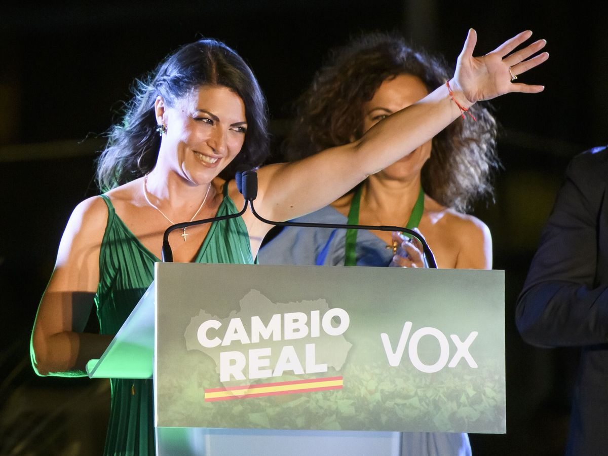 Foto: Macarena Olona durante un acto del partido. (EFE/Raúl Caro)