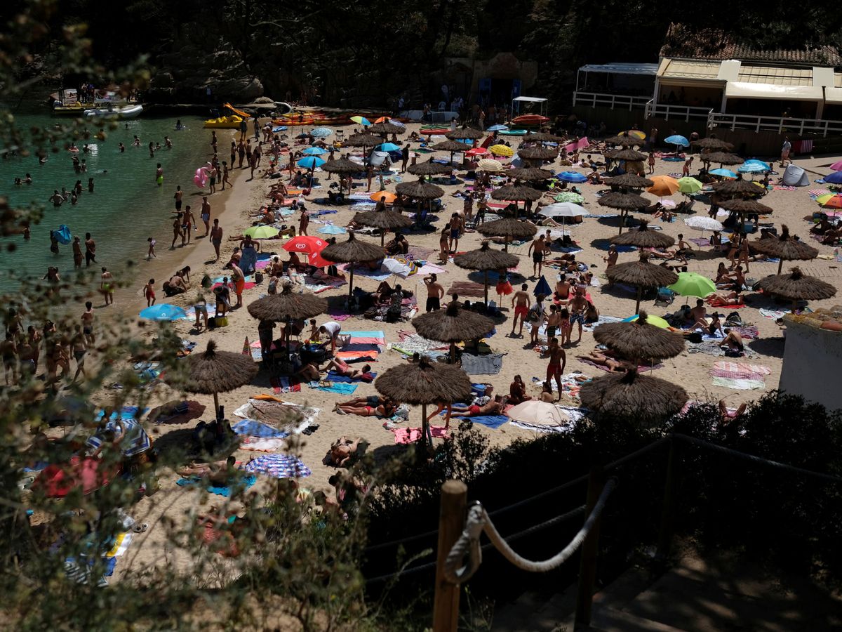 Foto: Las peores playas de Cataluña: estas son las banderas negra para Ecologistas en Acción. (REUTERS / Nacho Doce)