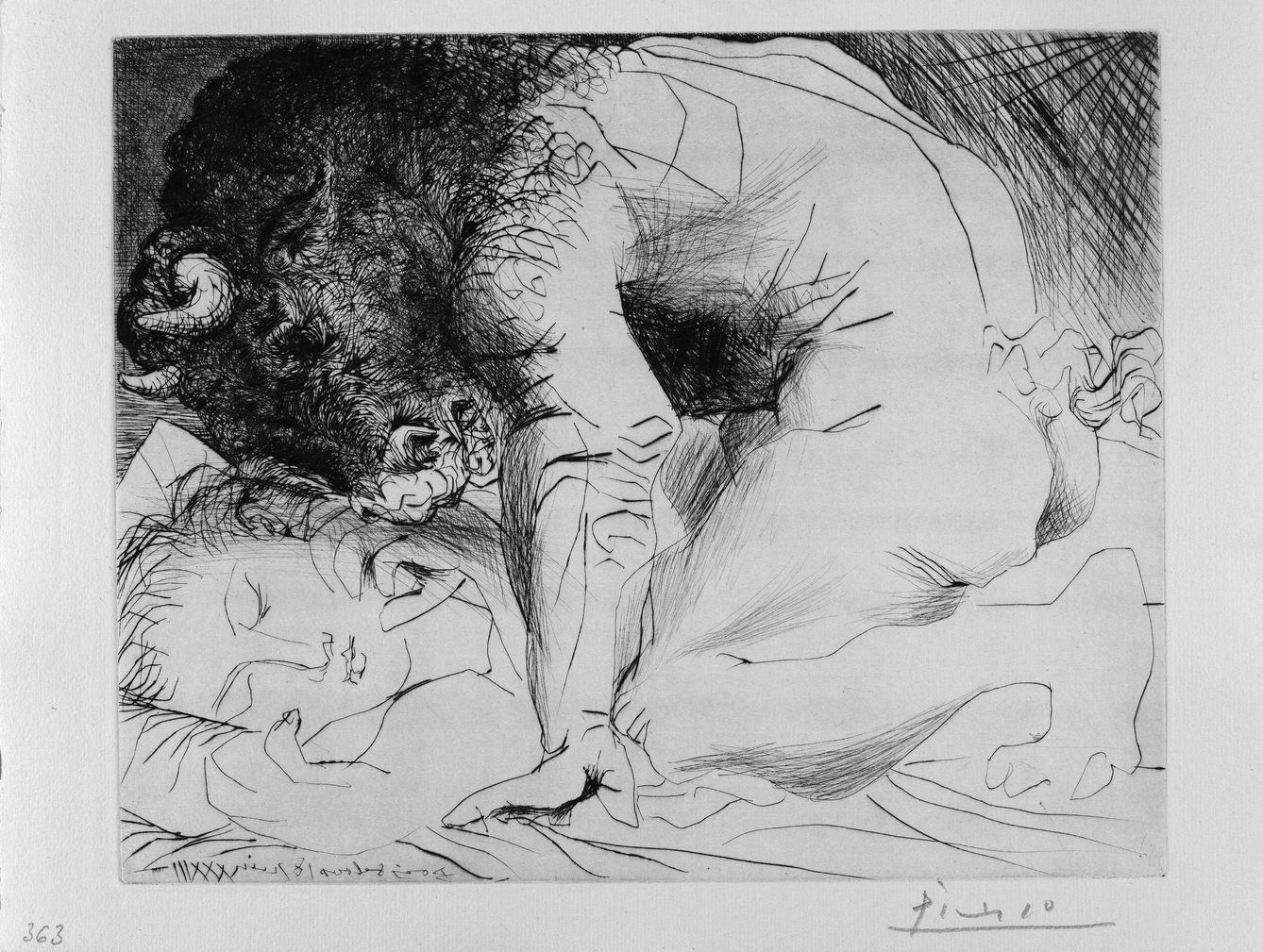 'Minotauro atacando a una amazona' que forma parte de la exposición de grabados de la colección 'Suite Vollard' de Picasso. (EFE)