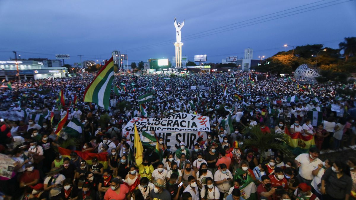 Marchas masivas en Bolivia contra la prisión de Áñez y la "persecución" del oficialismo