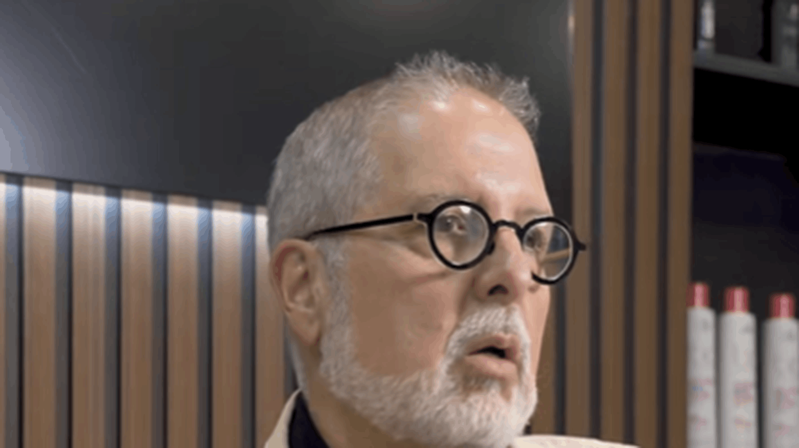 Antonio Abreu, peluquero: "La rutina imprescindible para proteger tu pelo después de salir de la piscina"