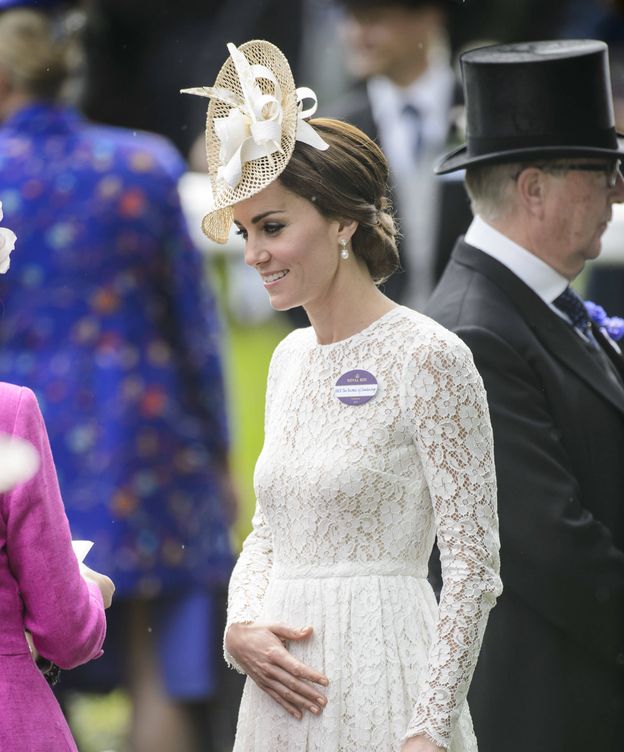 Foto: La duquesa de Cambridge y su gesto que ha desatado los rumores (Gtres)