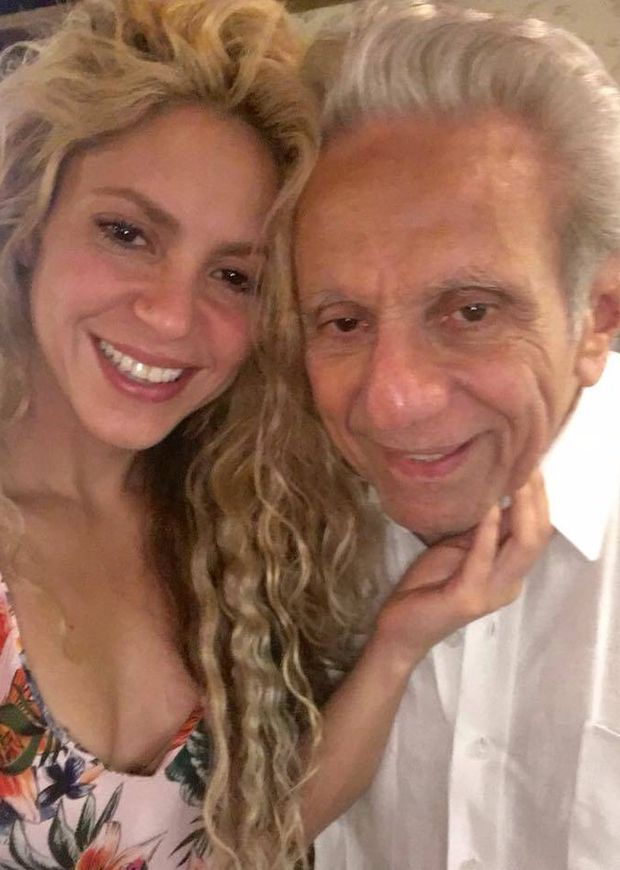Shakira con su padre, William Mebarak, en 2021. (Facebook)
