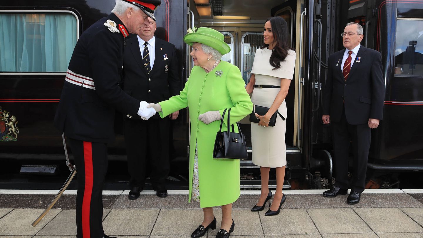 La reina y la duquesa a su llegada al acto. (Getty Images)
