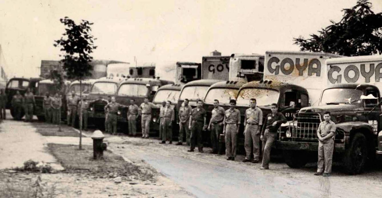 Unanue poseía una flota de camiones que cubrían 1.000 millas alrededor de Nueva York en 1961. (Goya Foods)