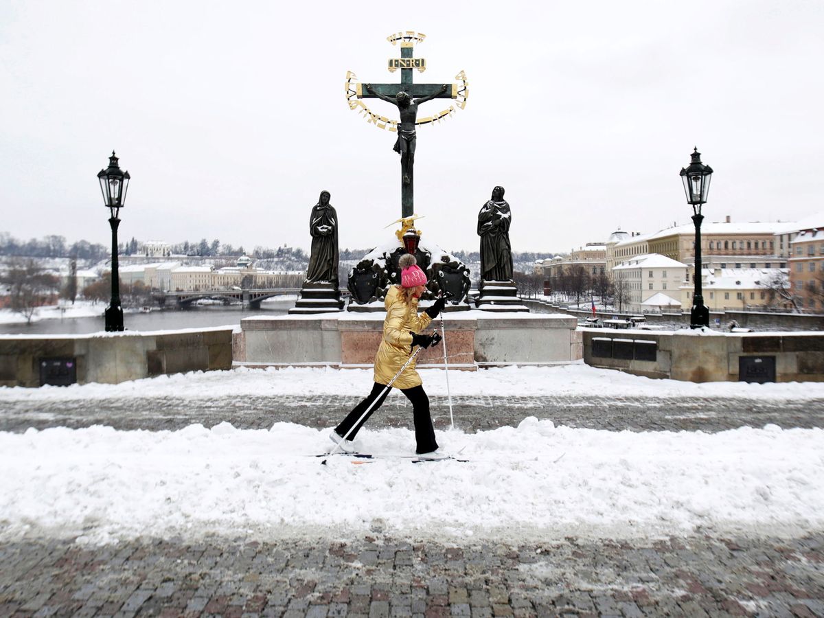 Foto: Una nevada en Praga. (Reuters)