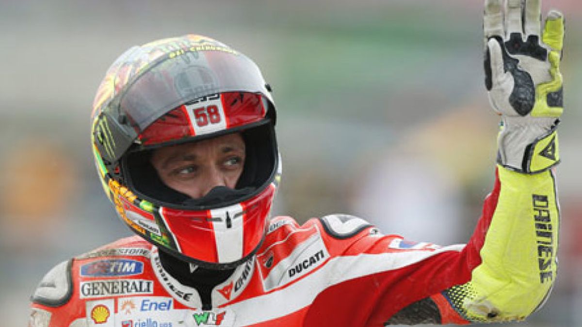 Los rumores 'retiran' a Valentino Rossi pero el italiano deja claro que seguirá peleando