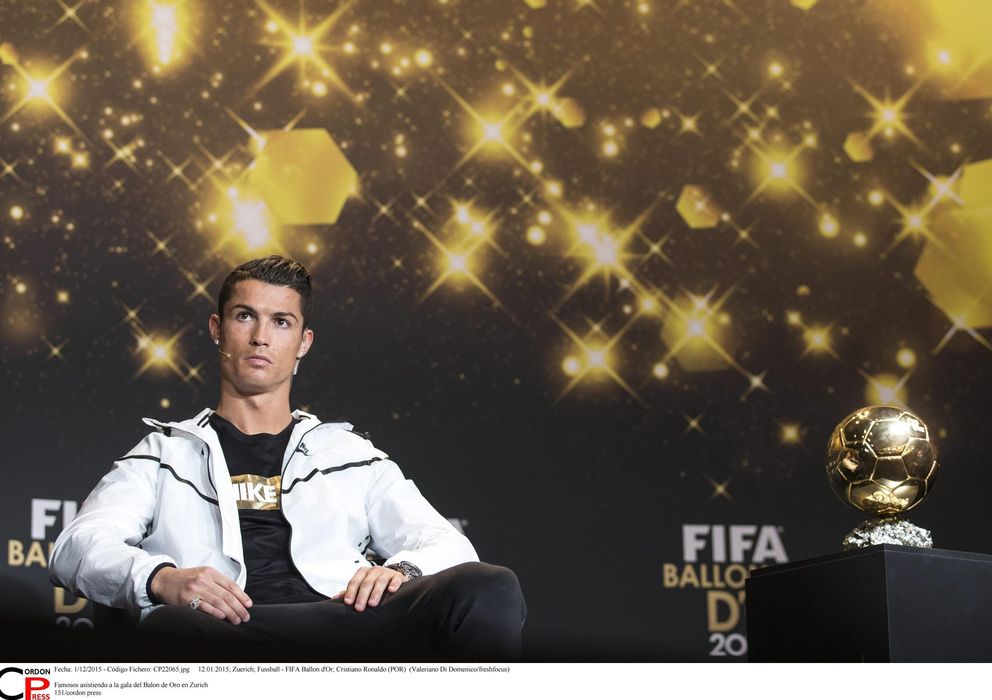 Foto: Cristiano Ronaldo ofrece una rueda de prensa antes de la gala de la FIFA. (Cordon Press) 