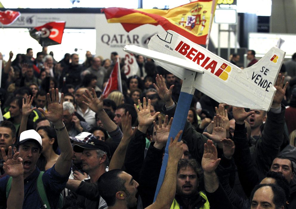 Foto: Protesta de los trabajadores de Iberia. (EFE)