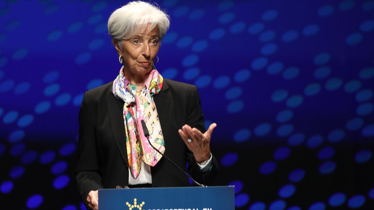 Lagarde señala que no va a tocar el plan de compras de emergencia a corto plazo
