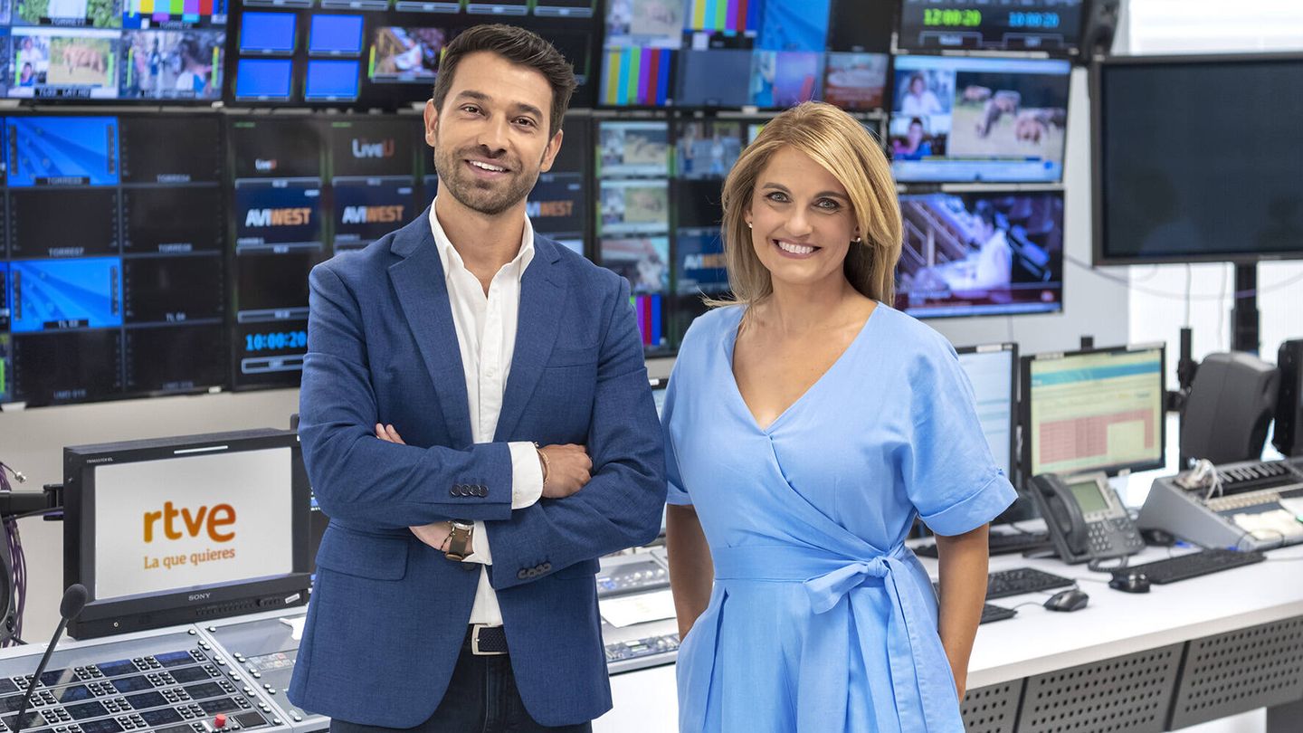 Marc Calderó y Lourdes Maldonado, pareja de 'Hablando claro'. (TVE)