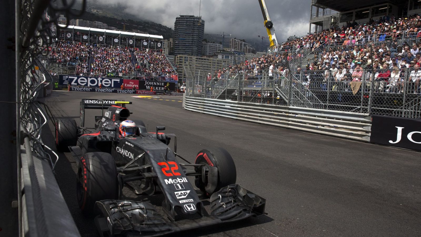 Foto: El McLaren de Button en Mónaco (EFE)