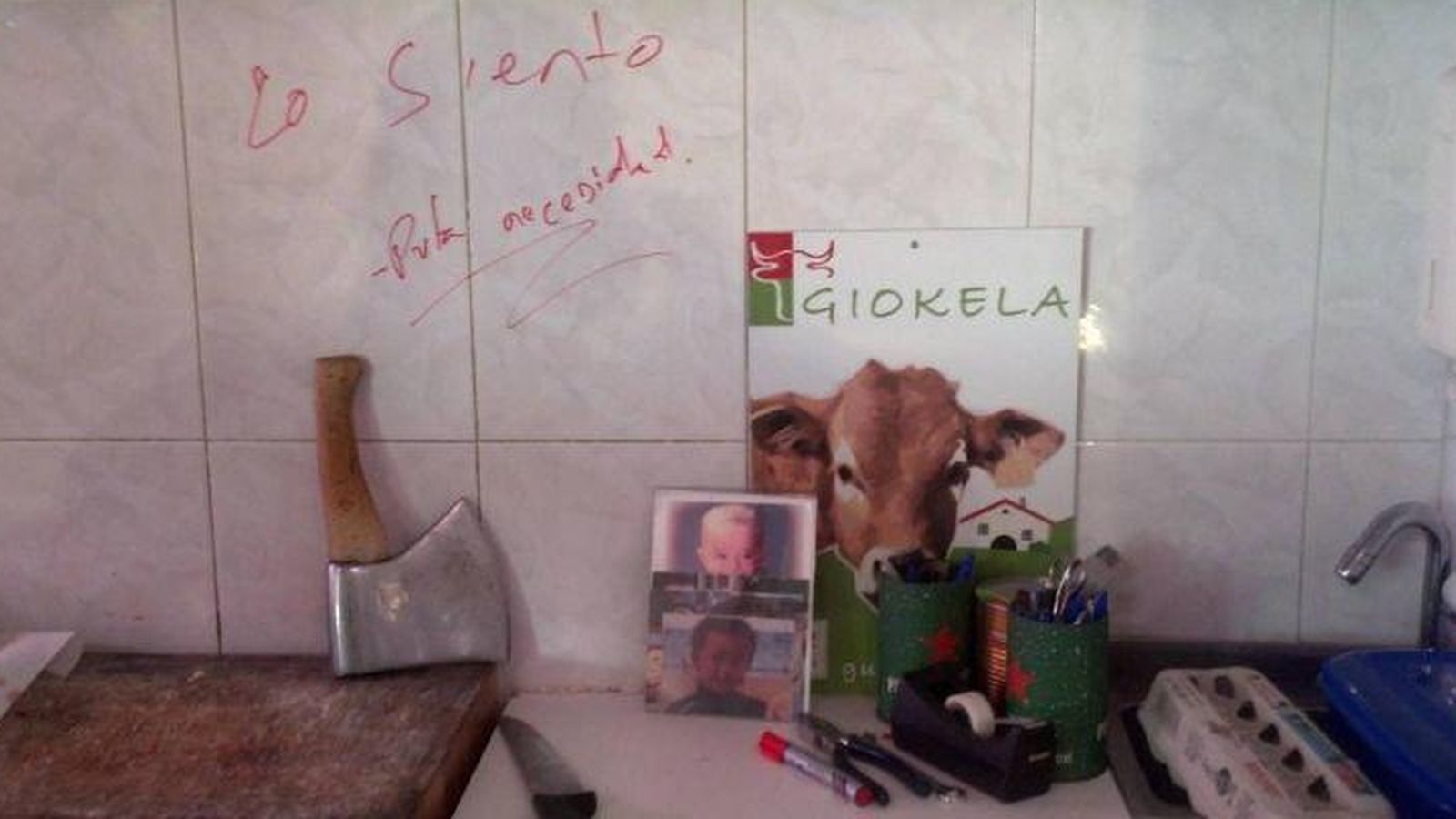 Foto: La pintada que dejó el ladrón en la carnicería 'Gorka'. (Carnicería Gorka)
