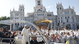 El resultado es: "León XIV y Bad Bunny en la España de Sánchez"
