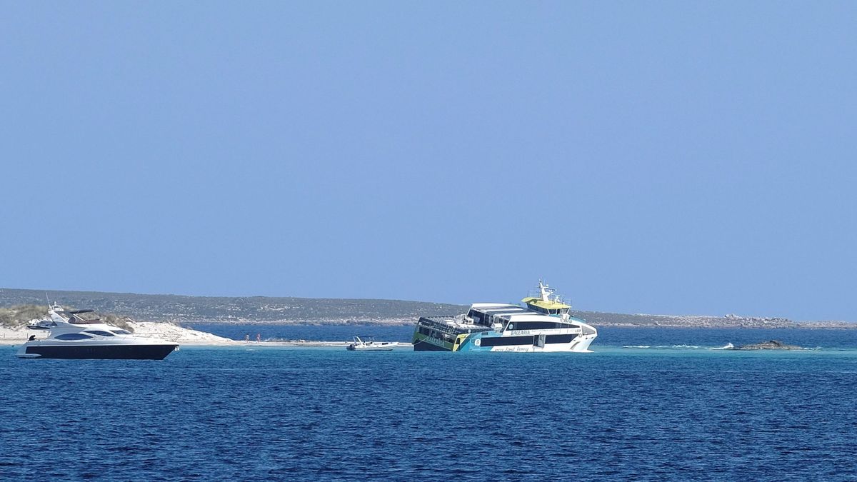 Muere decapitado un hombre en Ibiza tras ser arrollado su barco por un ferri