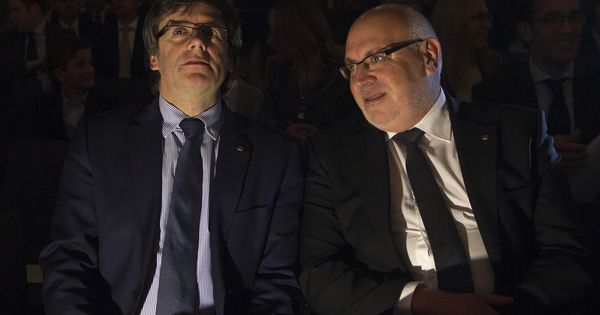Foto:  El presidente de la Generalitat, Carles Puigdemont (i), junto al conseller de Empresa, Jordi Baiget (d). (EFE)